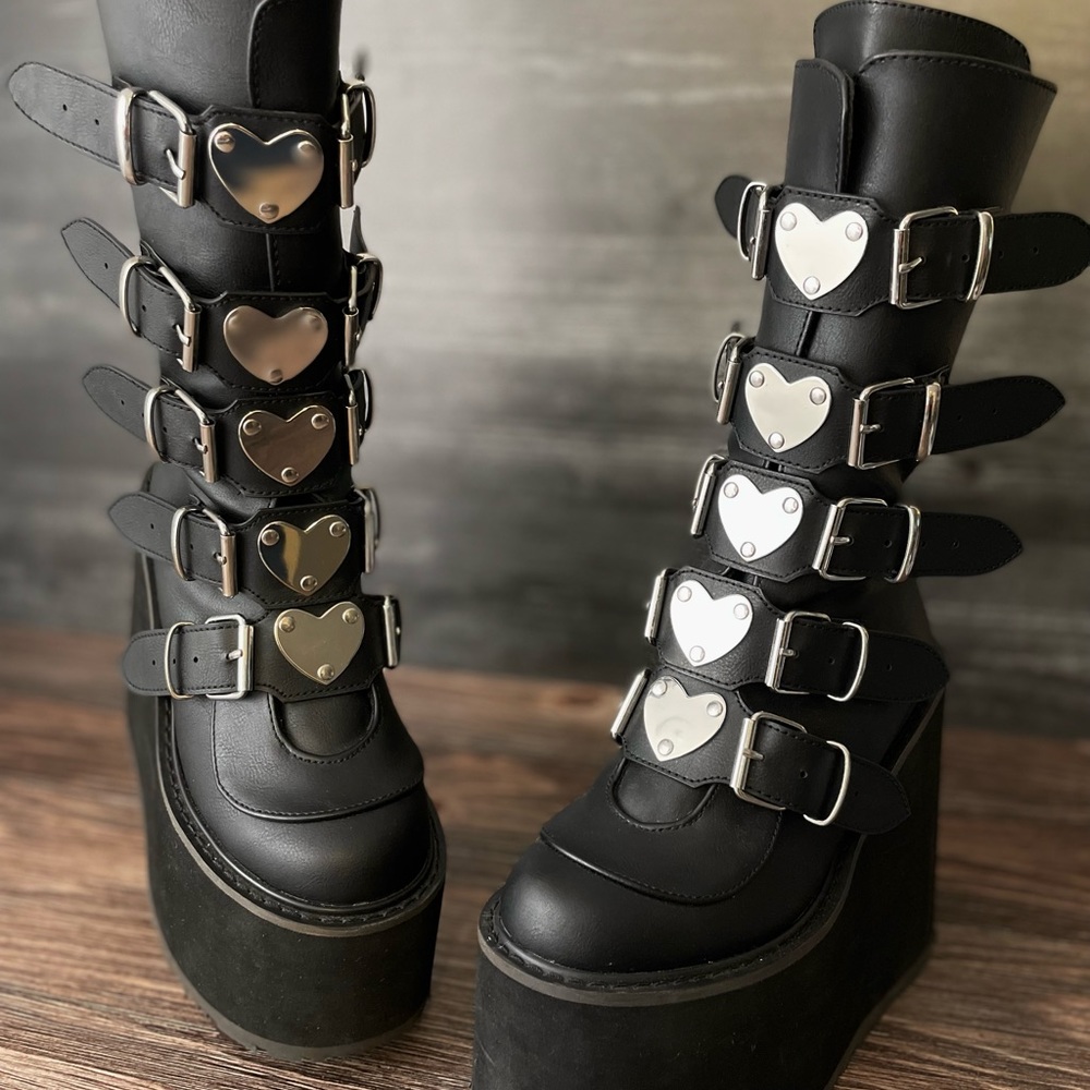 Swing 230 Black Heart Demonia Boots